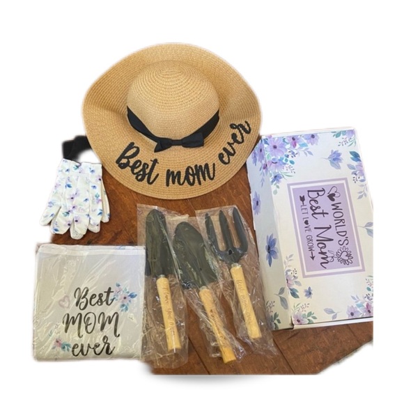 Best Mom Ever Gardening Gift Set - Tan, Black, White - Picture 2 of 3